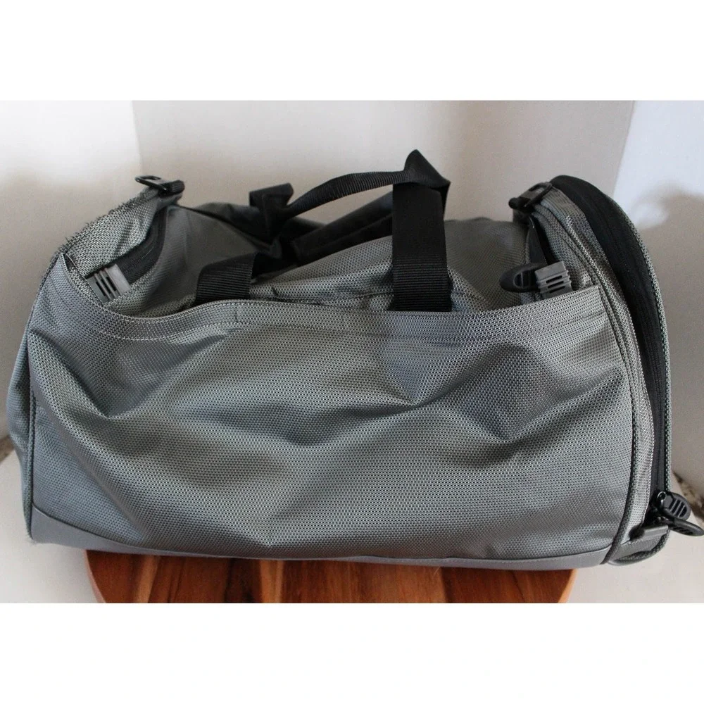 Tumi Duffel Bag Gray 2-way Ballistic Nylon Travel Gym Sport Carry On Strap 525PW
